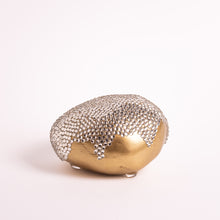 Indlæs billede til gallerivisning Ædelsten - Guld lamé og Diamanter&lt;br&gt;Skulptur&lt;br&gt;10.5x11x7 cm.
