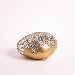 Ædelsten - Guld lamé og Diamanter<br>Skulptur<br>10.5x11x7 cm.