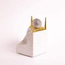 Indlæs billede til gallerivisning Savanne - Måne over Savanne&lt;br&gt;Skulptur&lt;br&gt;10x10x15,5 cm.
