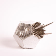 Indlæs billede til gallerivisning Savanne - Stort Pindsvin&lt;br&gt;Skulptur&lt;br&gt;15x10x10 cm.
