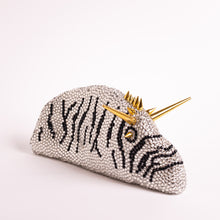 Indlæs billede til gallerivisning Savanne - Zebra&lt;br&gt;Skulptur&lt;br&gt;23x12x10 cm.
