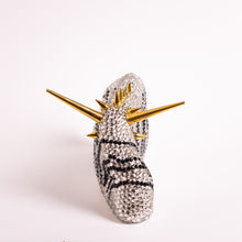 Indlæs billede til gallerivisning Savanne - Zebra&lt;br&gt;Skulptur&lt;br&gt;23x12x10 cm.
