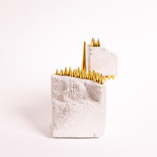 Indlæs billede til gallerivisning Savanne - Solnegang bag Steppe&lt;br&gt;Skulptur&lt;br&gt;8x8x14,5 cm.
