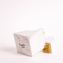 Indlæs billede til gallerivisning Savanne - Solnegang bag Steppe&lt;br&gt;Skulptur&lt;br&gt;8x8x14,5 cm.
